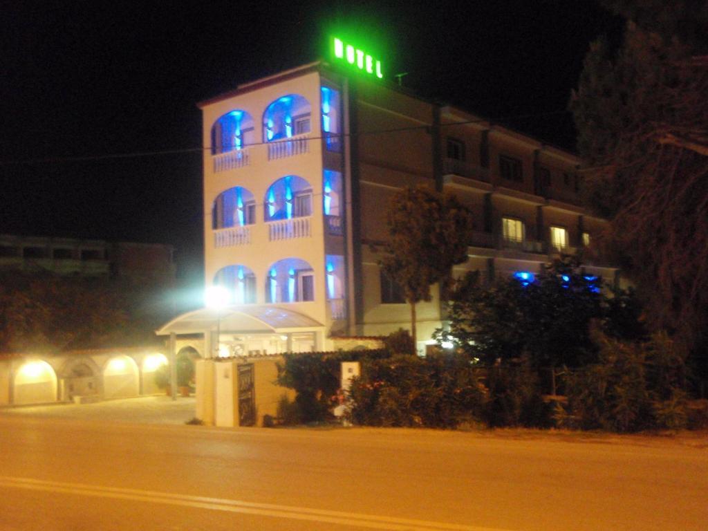 Vournelis Beach Hotel And Spa Nea Iraklitsa Exterior photo